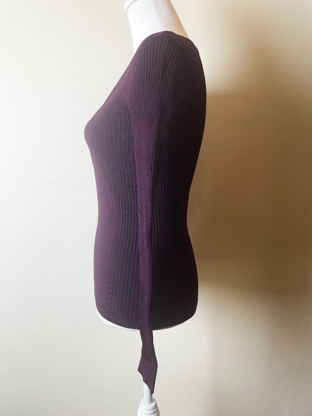 CACHÉ Plum Purple Vintage Ribbed Knit Scoop Long Sleeve Neck Top Size S EUC - Picture 4 of 7